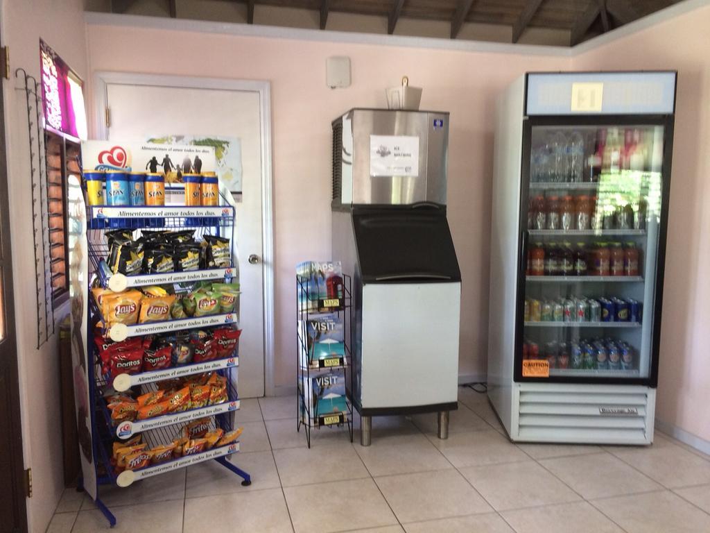 Buccaneer Beach Club Dickenson Bay エクステリア 写真