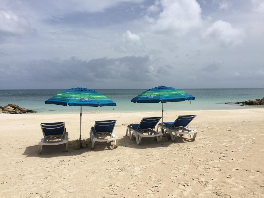 Buccaneer Beach Club Dickenson Bay エクステリア 写真